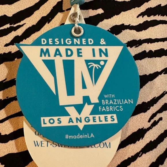 Zebra Print Long Sleeve WET SUIT NWT retails 200$! - Picture 4 of 7